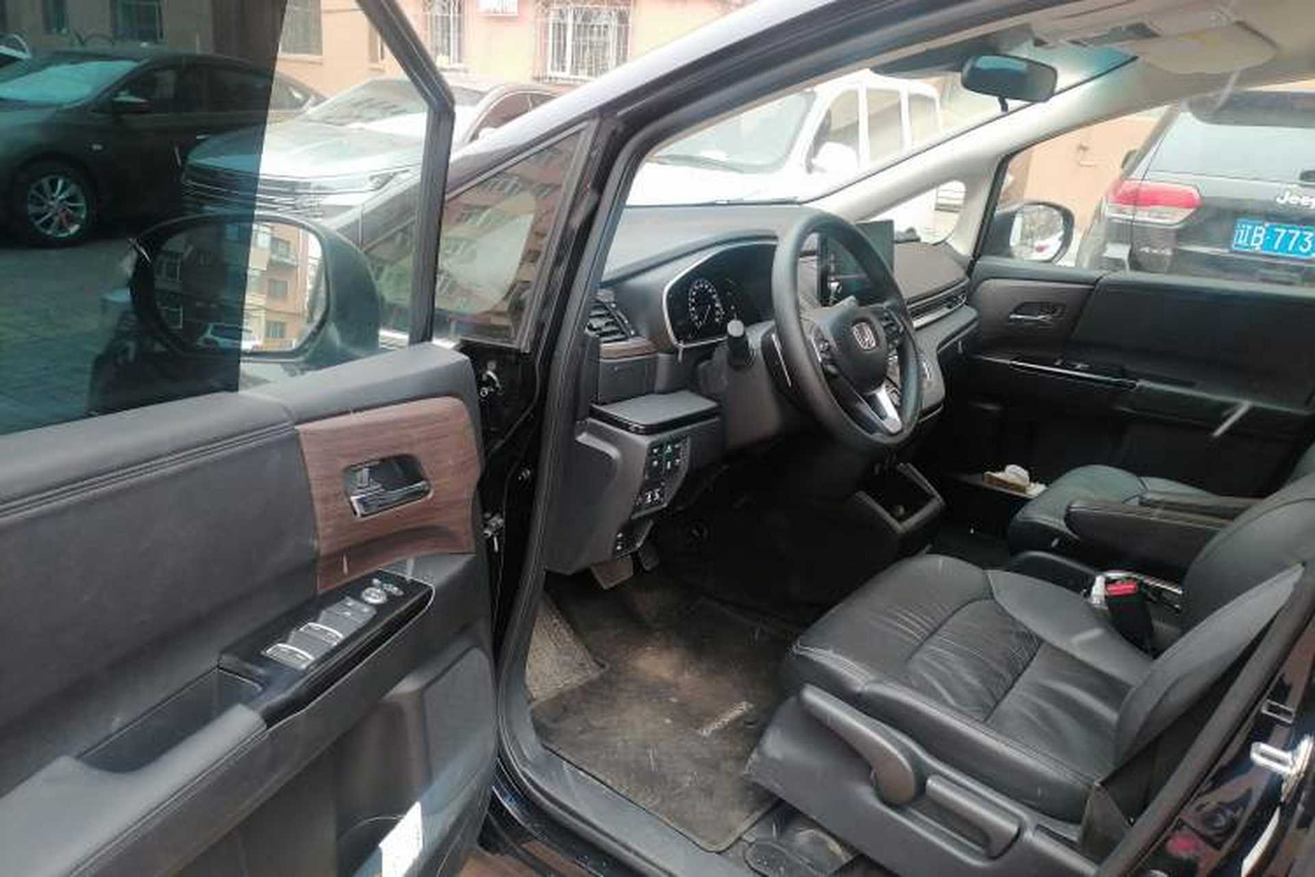 Used Honda Odyssey 2024 2.0L eHEV Sharp & Smart Edition Driver Seat
