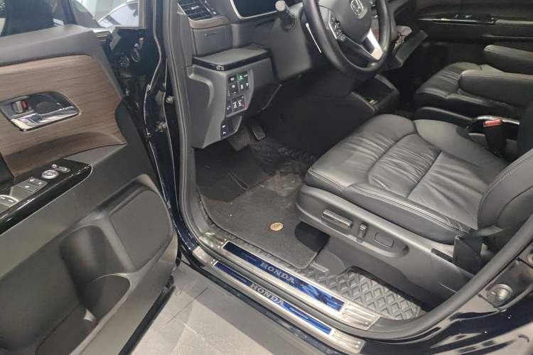 Used Honda Odyssey 2024 2.0L eHEV Sharp·Leading Edition Driver Seat