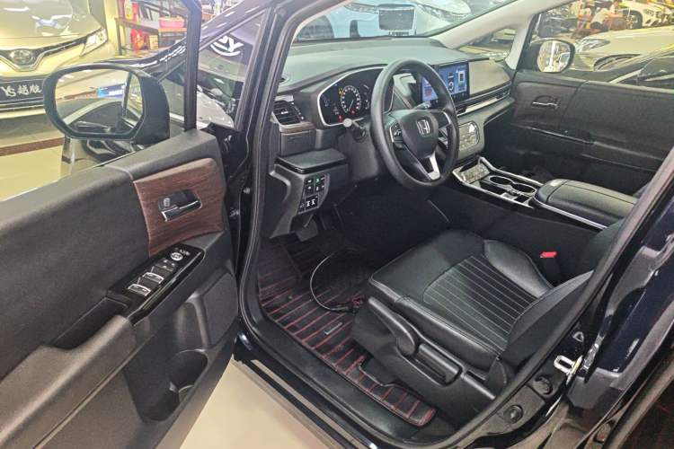 Used Honda Odyssey 2024 2.0L eHEV Sharp & Enjoy Edition Driver Seat