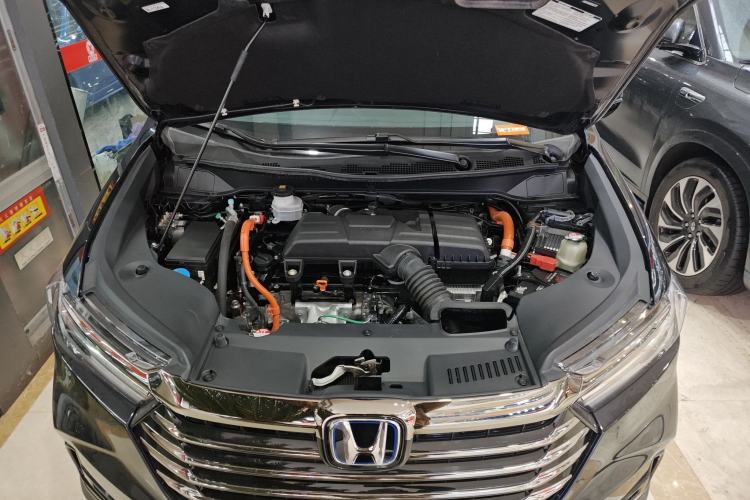 Used Honda Odyssey 2024 2.0L eHEV Sharp & Smart Edition Engine Bay