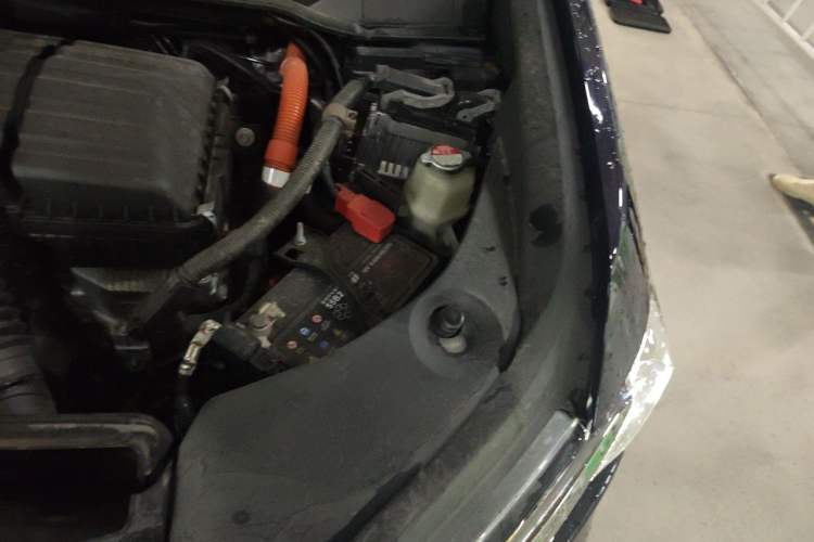 Used Honda Odyssey 2024 2.0L eHEV Sharp & Smart Edition Engine Bay Left