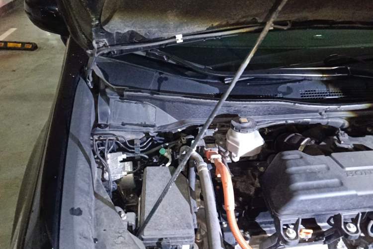 Used Honda Odyssey 2024 2.0L eHEV Sharp & Smart Edition Engine Bay Right