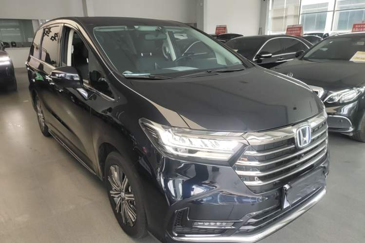 Used Honda Odyssey 2024 2.0L eHEV Sharp & Enjoy Edition Front Right 45 Deg