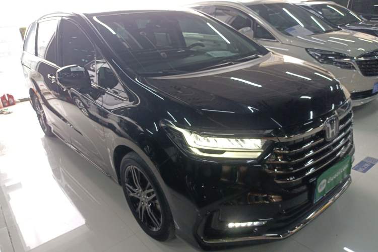 Used Honda Odyssey 2024 2.0L eHEV Sharp·Luxury Edition Front Right 45 Deg