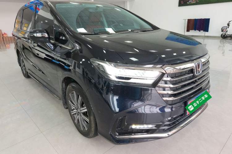 Used Honda Odyssey 2024 2.0L eHEV Sharp & Enjoy Edition Front Right 45 Deg