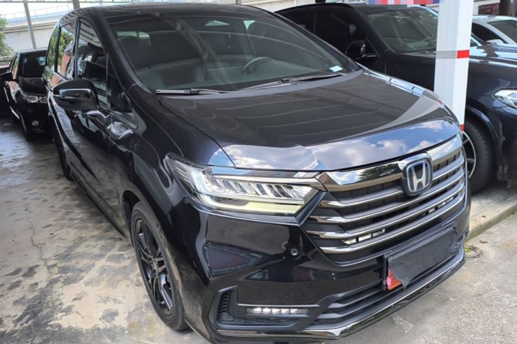 Used Honda Odyssey 2024 2.0L eHEV Sharp·Luxury Edition Front Right 45 Deg