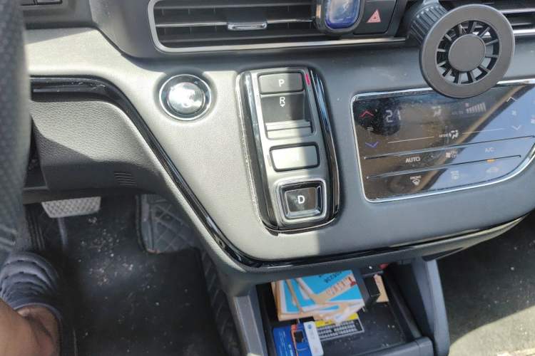 Used Honda Odyssey 2024 2.0L eHEV Sharp & Smart Edition Gear Lever