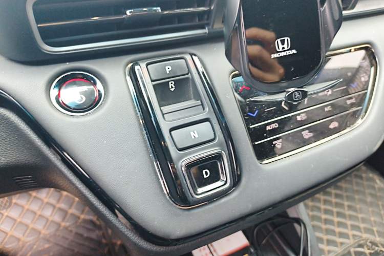 Used Honda Odyssey 2024 2.0L eHEV Sharp – Supreme Edition Gear Lever