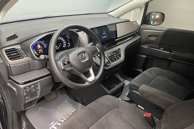 Used Honda Odyssey 2024 2.0L eHEV Sharp & Enjoy Edition Interior 4