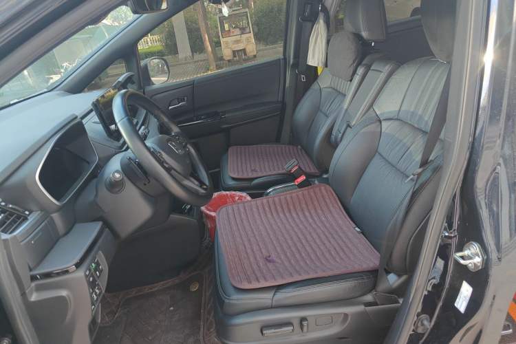 Used Honda Odyssey 2024 2.0L eHEV Sharp – Supreme Edition Left Front Seat