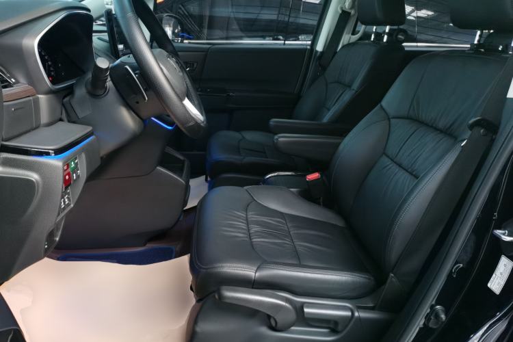 Used Honda Odyssey 2024 2.0L eHEV Sharp & Smart Edition Left Front Seat