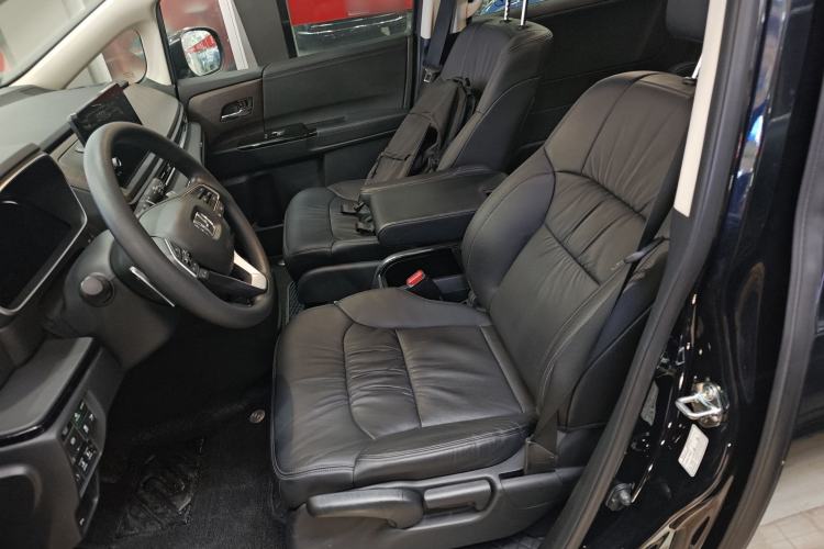 Used Honda Odyssey 2024 2.0L eHEV Sharp & Smart Edition Left Front Seat