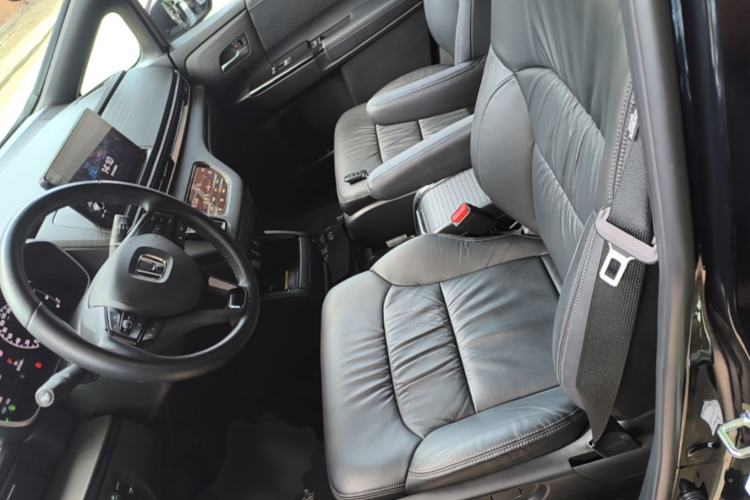 Used Honda Odyssey 2024 2.0L eHEV Sharp·Luxury Edition Left Front Seat