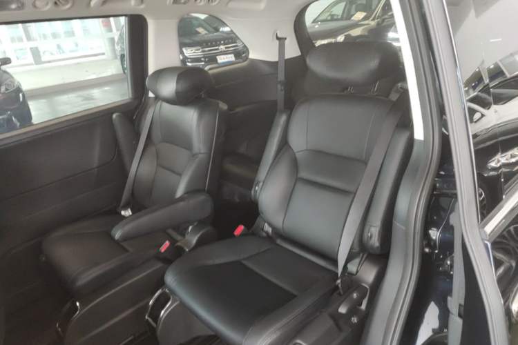 Used Honda Odyssey 2024 2.0L eHEV Sharp & Enjoy Edition Left Rear Seat