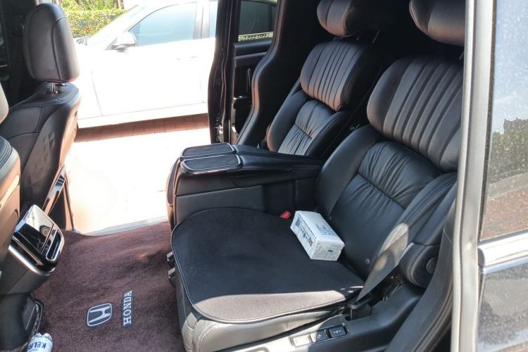 Used Honda Odyssey 2024 2.0L eHEV Sharp – Supreme Edition Left Rear Seat