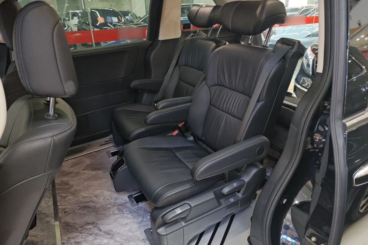 Used Honda Odyssey 2024 2.0L eHEV Sharp & Smart Edition Left Rear Seat