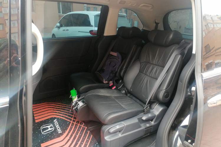 Used Honda Odyssey 2024 2.0L eHEV Sharp & Smart Edition Left Rear Seat