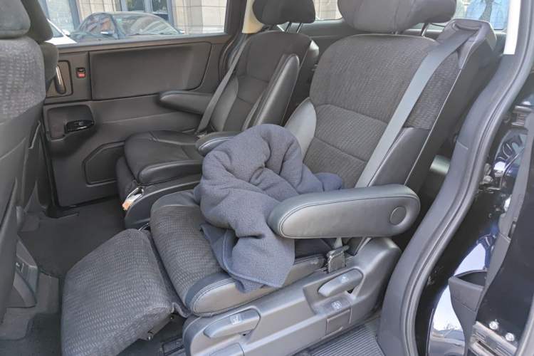 Used Honda Odyssey 2024 2.0L eHEV Sharp & Enjoy Edition Left Rear Seat