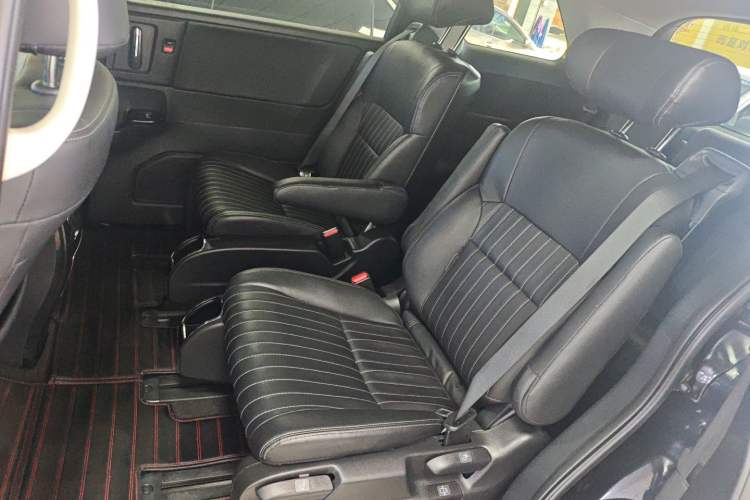 Used Honda Odyssey 2024 2.0L eHEV Sharp & Enjoy Edition Left Rear Seat