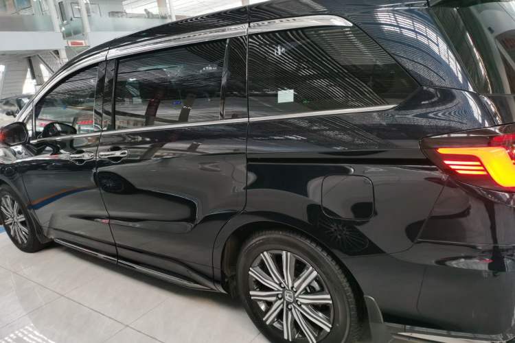 Used Honda Odyssey 2024 2.0L eHEV Sharp & Smart Edition Left Side