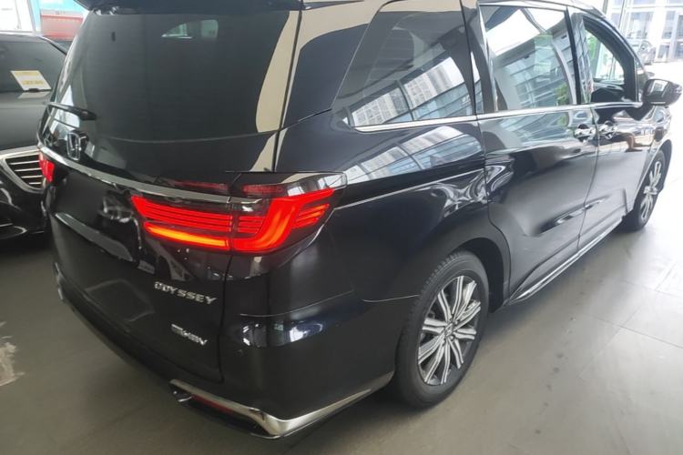 Used Honda Odyssey 2024 2.0L eHEV Sharp & Enjoy Edition Rear Right 45 Deg