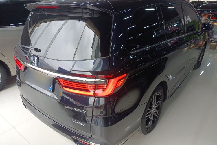 Used Honda Odyssey 2024 2.0L eHEV Sharp·Luxury Edition Rear Right 45 Deg