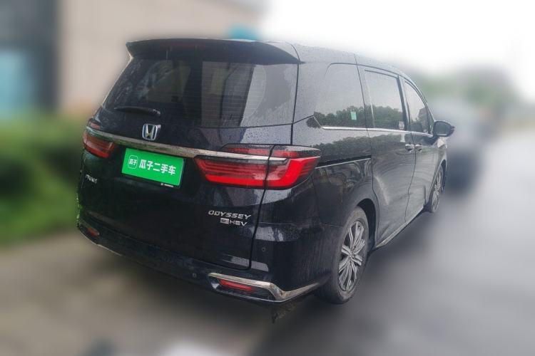 Used Honda Odyssey 2024 2.0L eHEV Sharp & Smart Edition Rear Right 45 Deg
