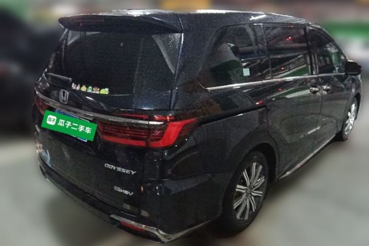 Used Honda Odyssey 2024 2.0L eHEV Sharp & Smart Edition Rear Right 45 Deg