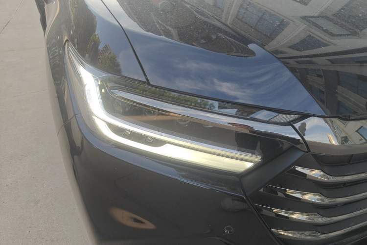 Used Honda Odyssey 2024 2.0L eHEV Sharp – Supreme Edition Right Front Headlight