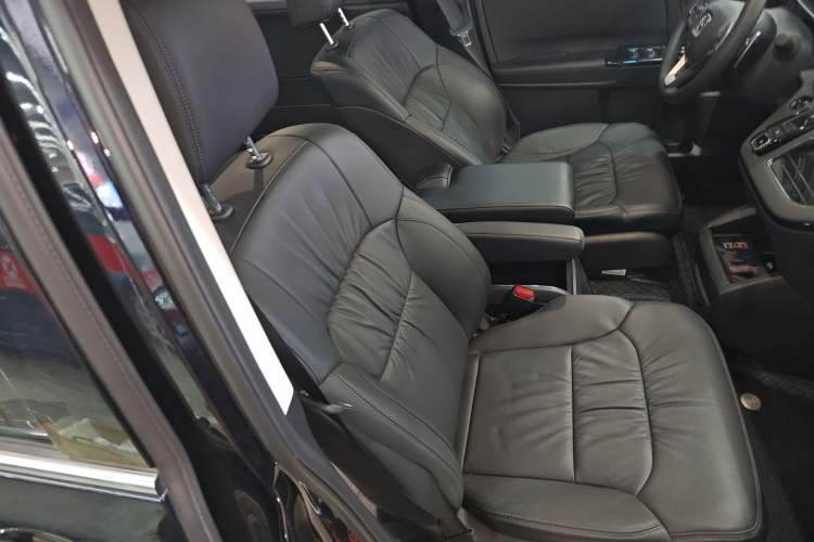 Used Honda Odyssey 2024 2.0L eHEV Sharp & Smart Edition Right Front Seat