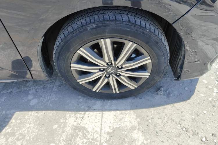 Used Honda Odyssey 2024 2.0L eHEV Sharp & Smart Edition Right Front Wheel Hub