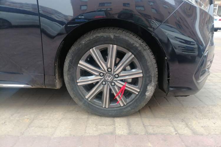 Used Honda Odyssey 2024 2.0L eHEV Sharp & Smart Edition Right Front Wheel Hub