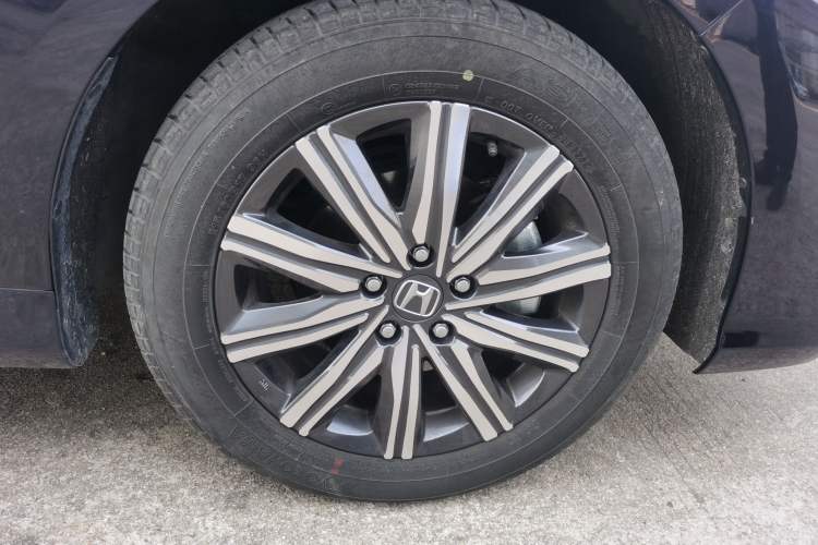 Used Honda Odyssey 2024 2.0L eHEV Sharp & Enjoy Edition Right Front Wheel Hub