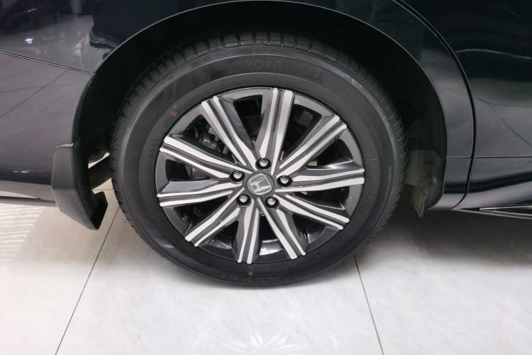 Used Honda Odyssey 2024 2.0L eHEV Sharp & Smart Edition Right Rear Wheel Hub