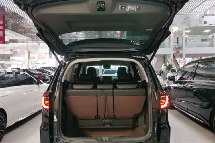 Used Honda Odyssey 2024 2.0L eHEV Sharp & Smart Edition Trunk