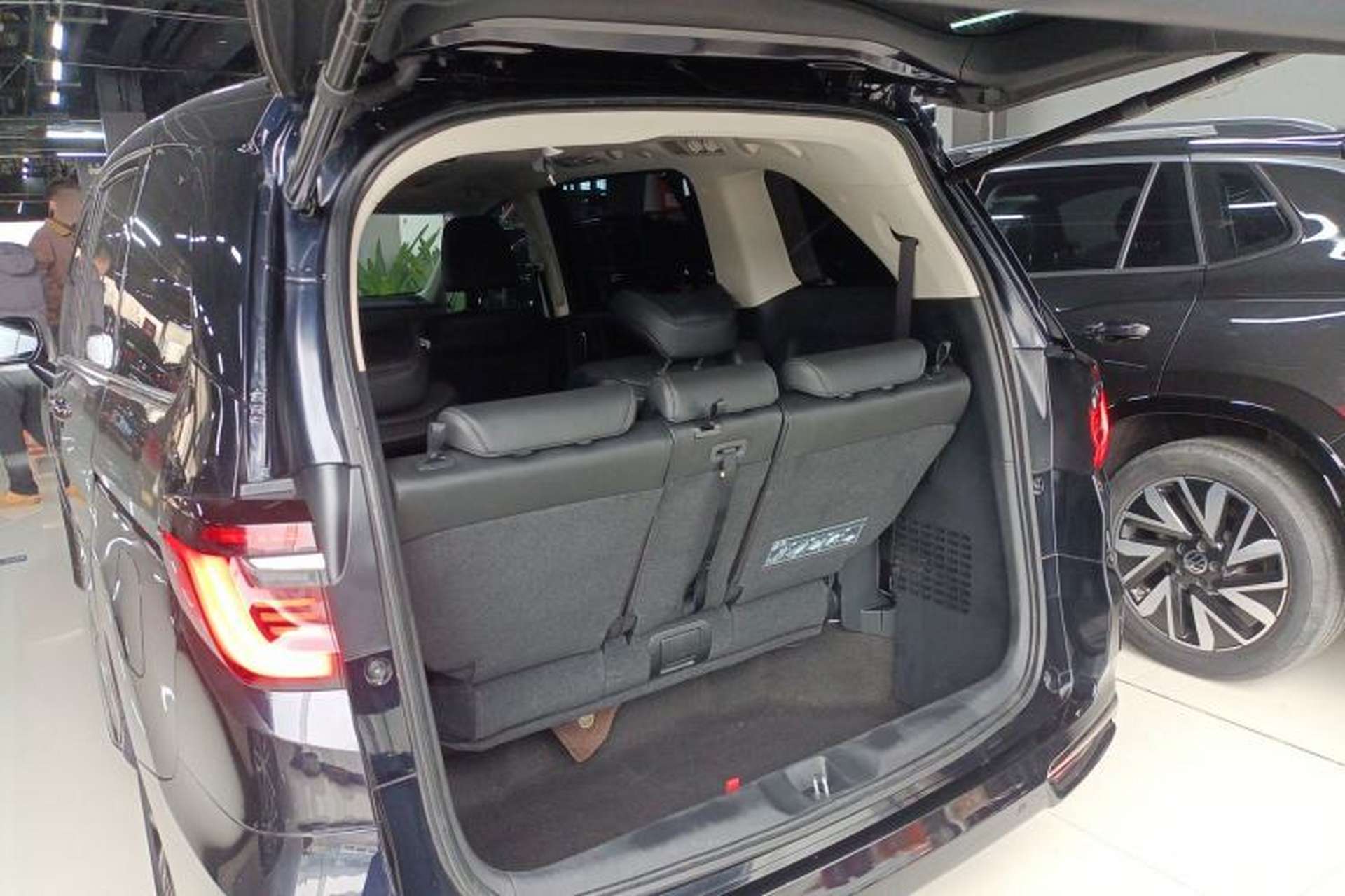 Used Honda Odyssey 2024 2.0L eHEV Sharp·Luxury Edition Trunk
