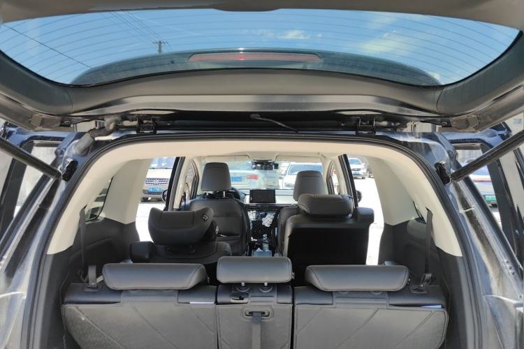 Used Honda Odyssey 2024 2.0L eHEV Sharp & Smart Edition Trunk