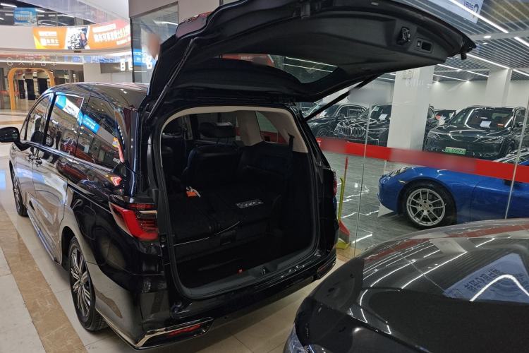 Used Honda Odyssey 2024 2.0L eHEV Sharp & Smart Edition Trunk