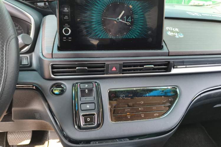 Used Honda Odyssey 2024 2.0L eHEV Sharp & Smart Edition Audio And AC Panel
