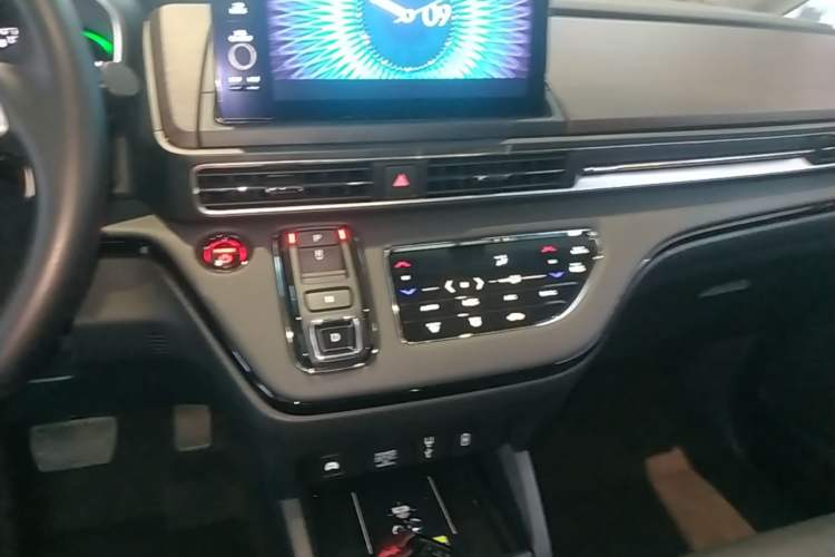 Used Honda Odyssey 2024 2.0L eHEV Sharp·Luxury Edition Audio And AC Panel