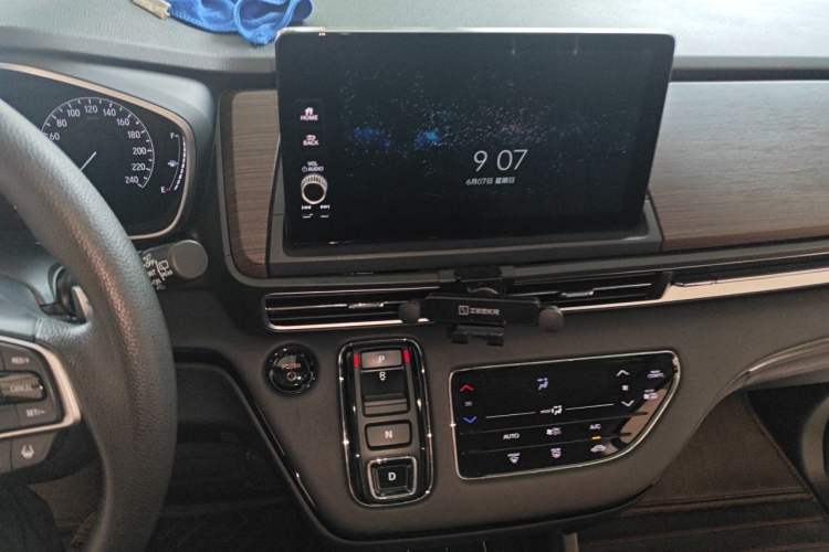 Used Honda Odyssey 2024 2.0L eHEV Sharp & Smart Edition Audio And AC Panel