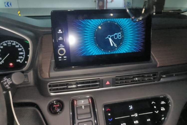 Used Honda Odyssey 2024 2.0L eHEV Sharp & Smart Edition Audio And AC Panel