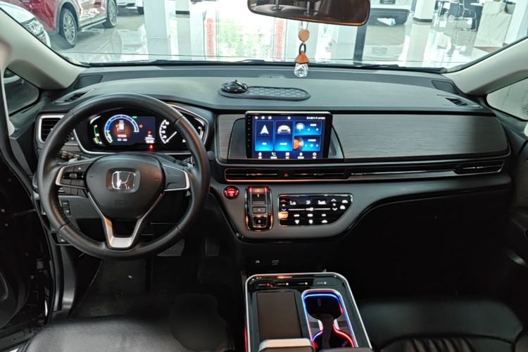 Used Honda Odyssey 2024 2.0L eHEV Sharp & Enjoy Edition Center Console