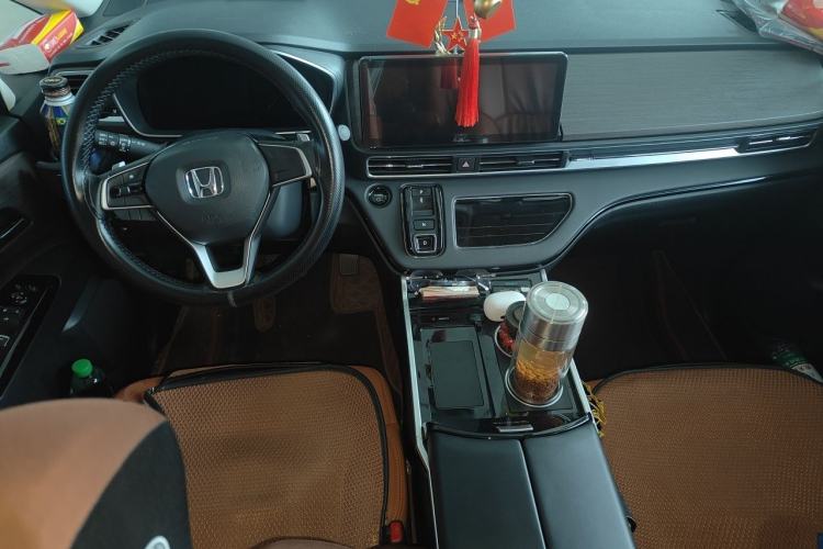 Used Honda Odyssey 2024 2.0L eHEV Sharp & Enjoy Edition Center Console