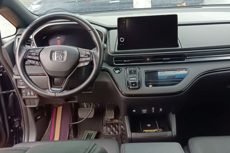 Used Honda Odyssey 2024 2.0L eHEV Sharp – Supreme Edition Center Console