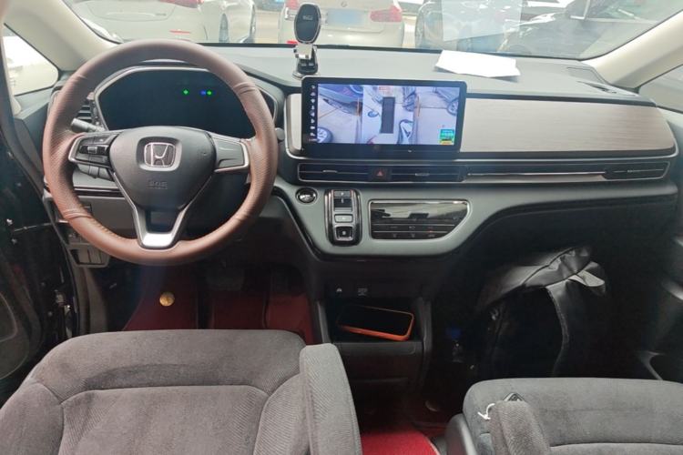 Used Honda Odyssey 2024 2.0L eHEV Sharp & Enjoy Edition Center Console