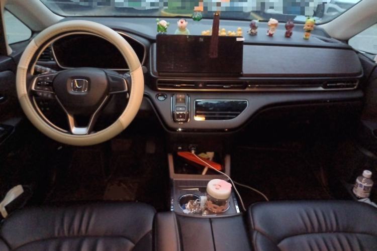Used Honda Odyssey 2024 2.0L eHEV Sharp & Enjoy Edition Center Console