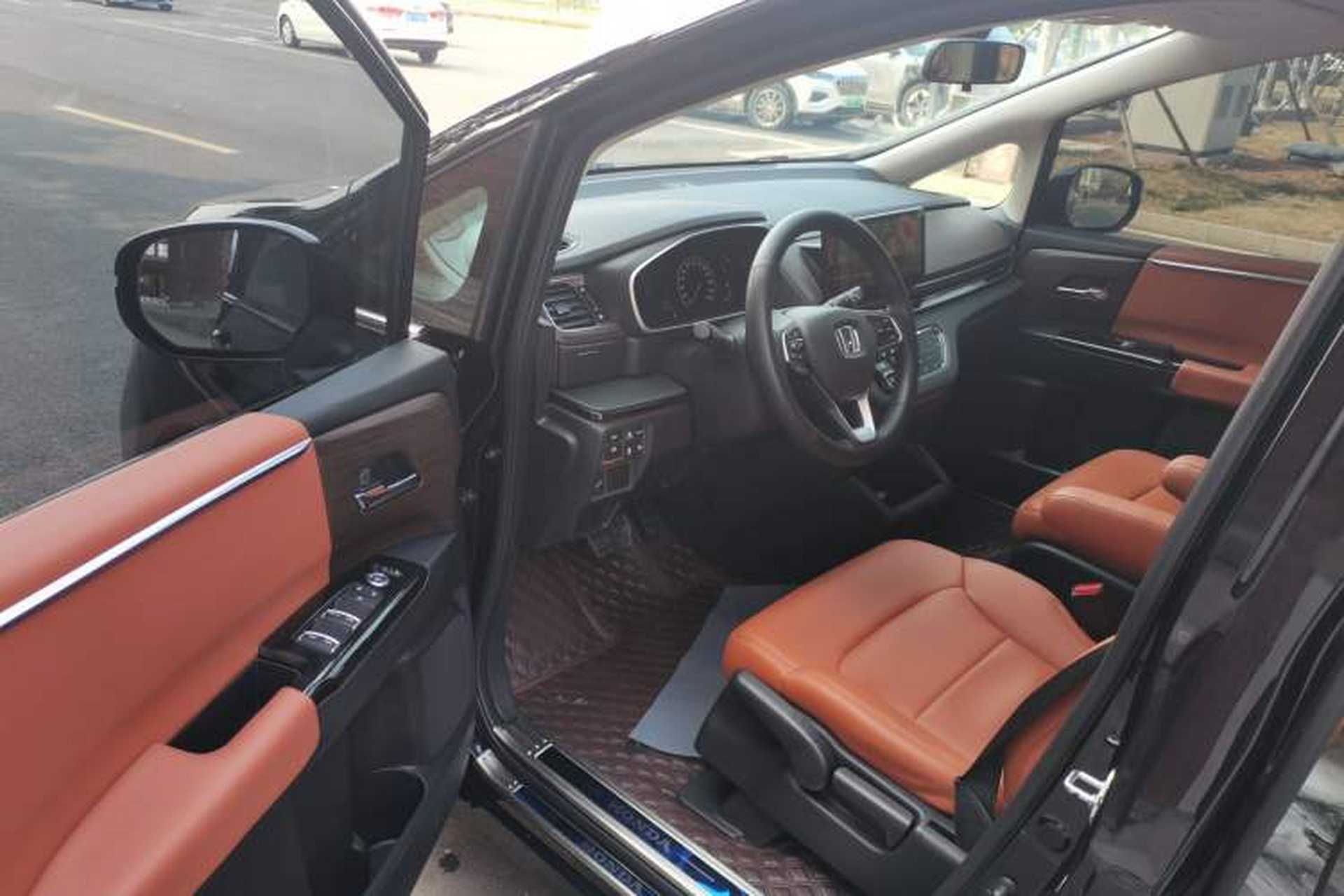 Used Honda Odyssey 2024 2.0L eHEV Sharp & Enjoy Edition Driver Seat