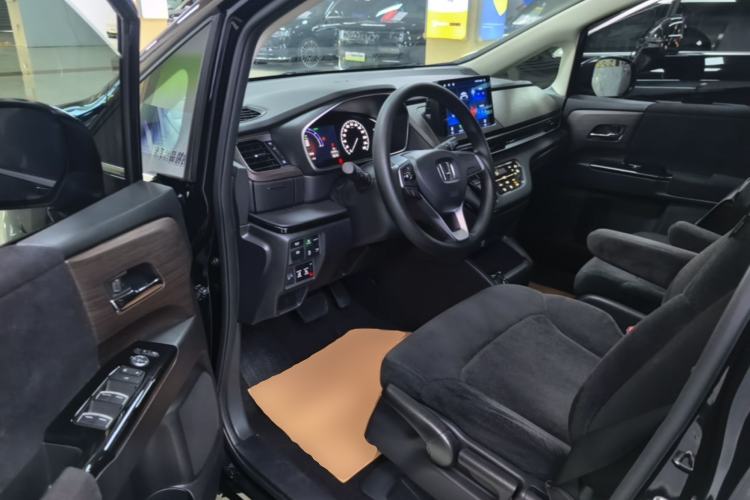 Used Honda Odyssey 2024 2.0L eHEV Sharp & Enjoy Edition Driver Seat