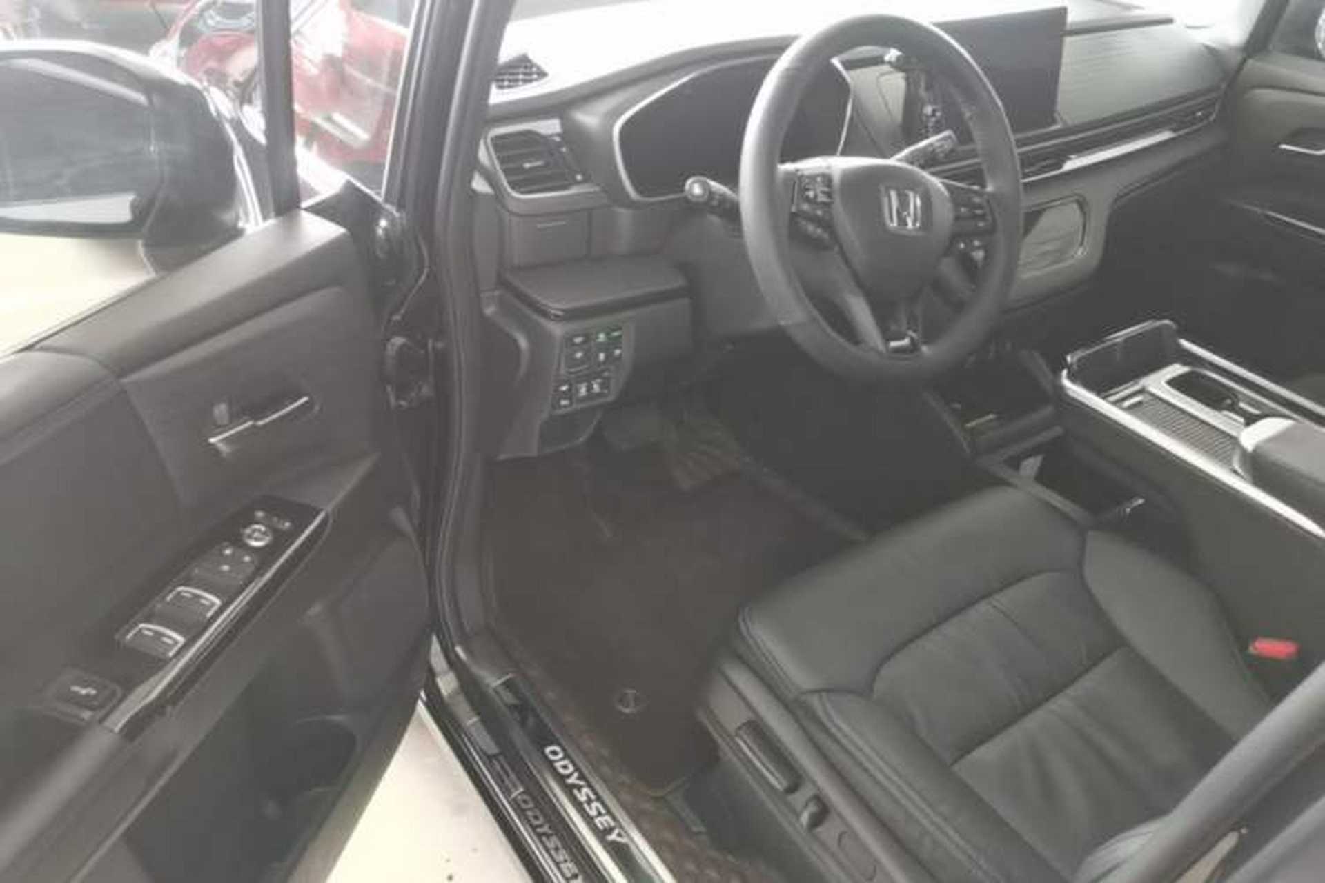 Used Honda Odyssey 2024 2.0L eHEV Sharp – Supreme Edition Driver Seat
